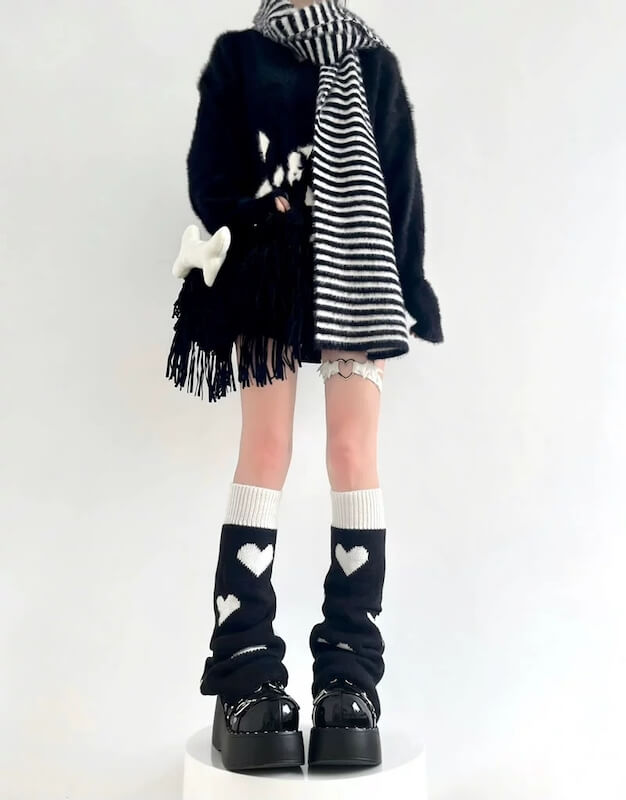 cutiekill-black-white-y2k-leg-warmers-c0348