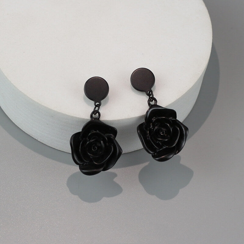 cutiekill-dark-elegant-camellia-earrings-ah0676