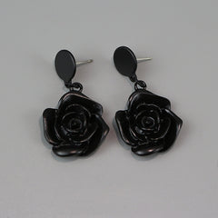 cutiekill-dark-elegant-camellia-earrings-ah0676