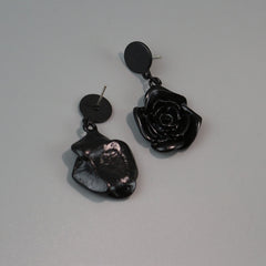 cutiekill-dark-elegant-camellia-earrings-ah0676