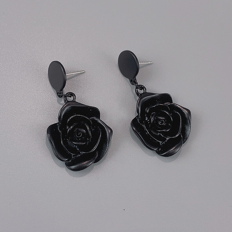 cutiekill-dark-elegant-camellia-earrings-ah0676
