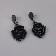 cutiekill-dark-elegant-camellia-earrings-ah0676