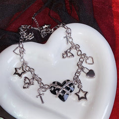cutiekill-dark-thorn-heart-necklace-ah0416