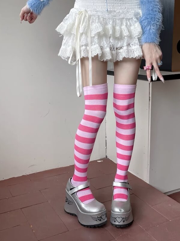 cutiekill-girl-candy-stripe-stockings-c0331