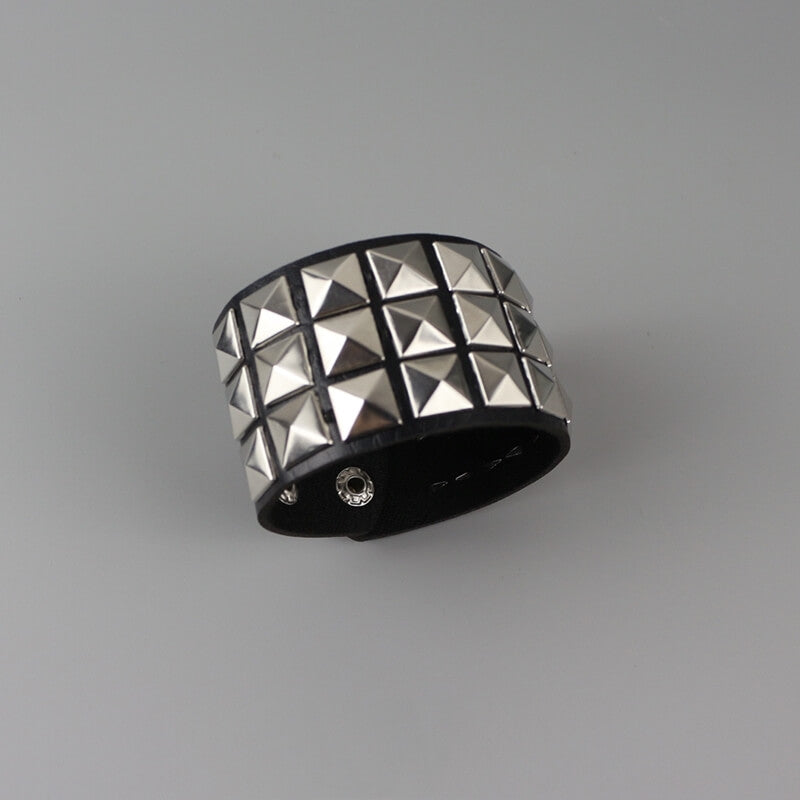 cutiekill-punk-girl-studded-rivet-bracelet-acc001-3