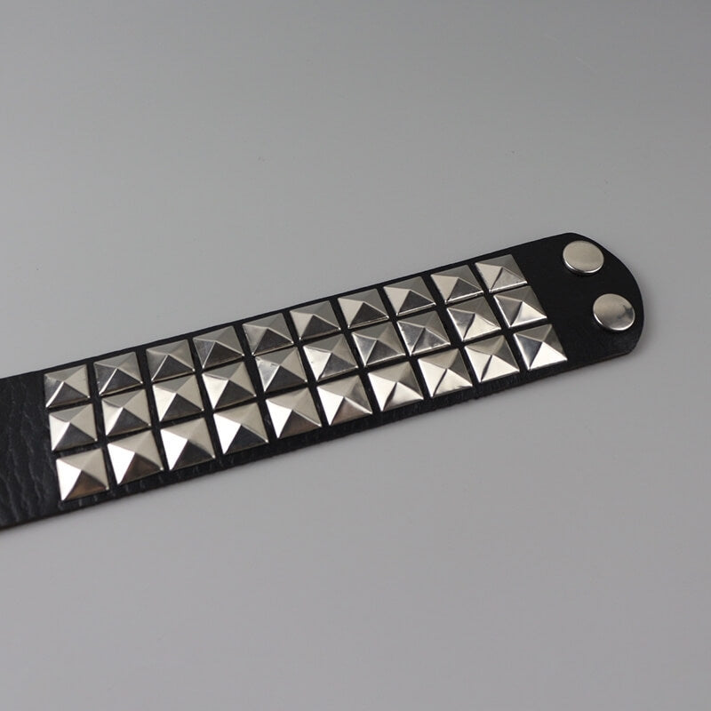 cutiekill-punk-girl-studded-rivet-bracelet-acc001-3