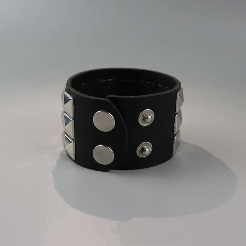 cutiekill-punk-girl-studded-rivet-bracelet-acc001-3