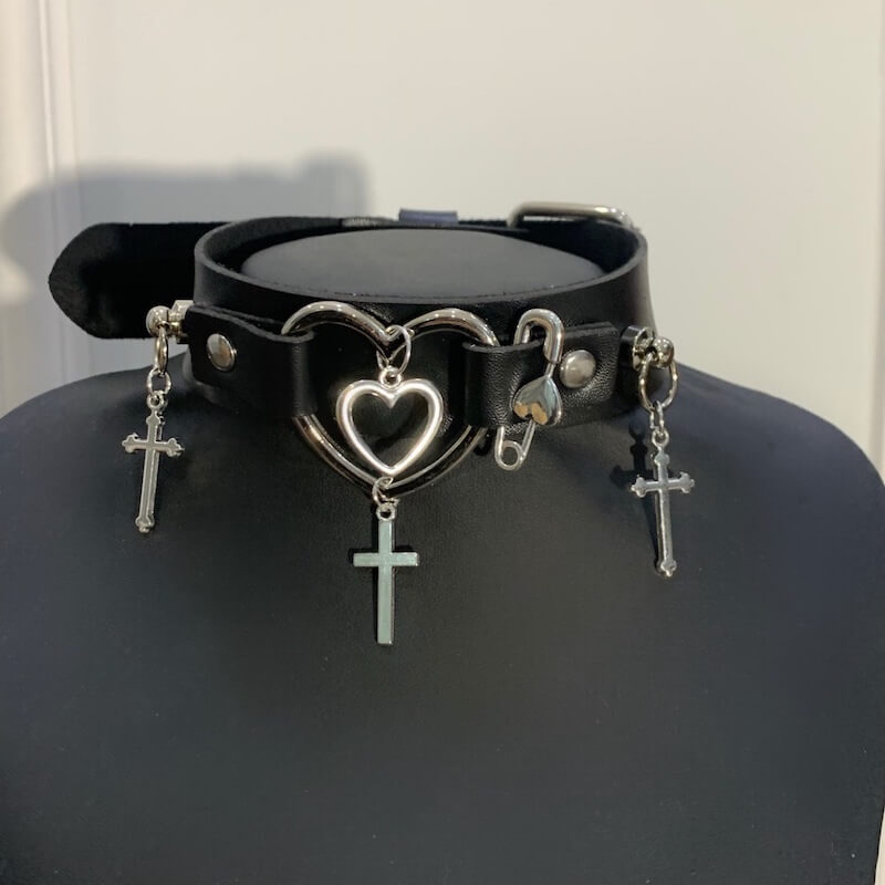 cutiekill-punk-heart-cross-choker-ah0369