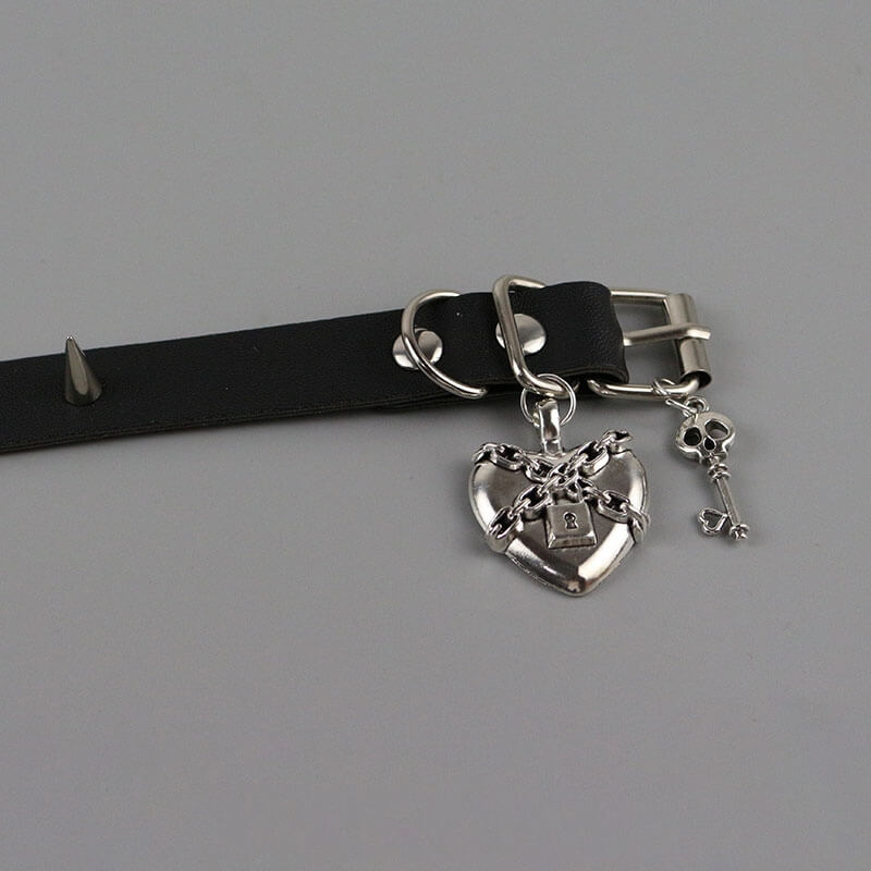 cutiekill-punk-locked-heart-choker-ah0348