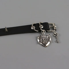 cutiekill-punk-locked-heart-choker-ah0348