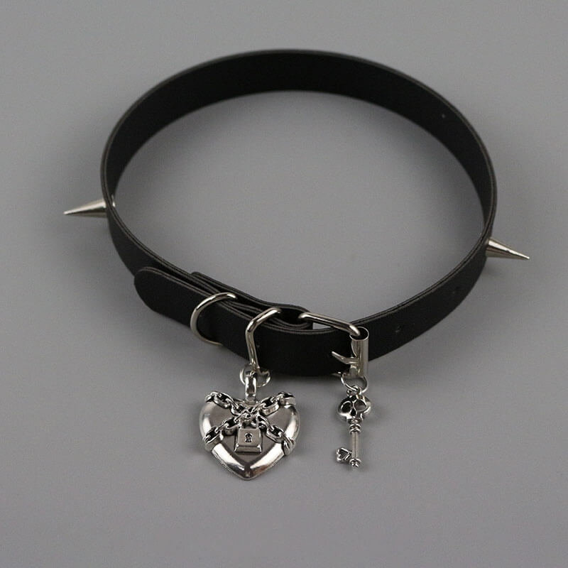cutiekill-punk-locked-heart-choker-ah0348