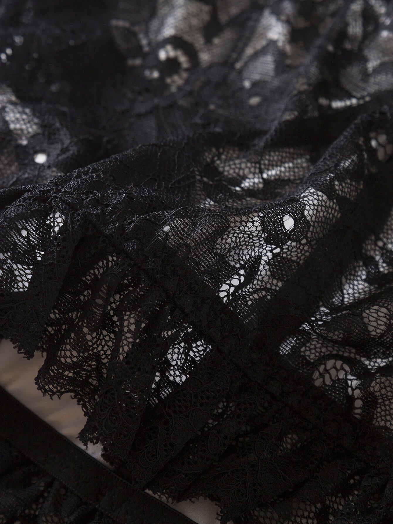 cutiekill-retro-polka-dot-lace-cami-ah0894