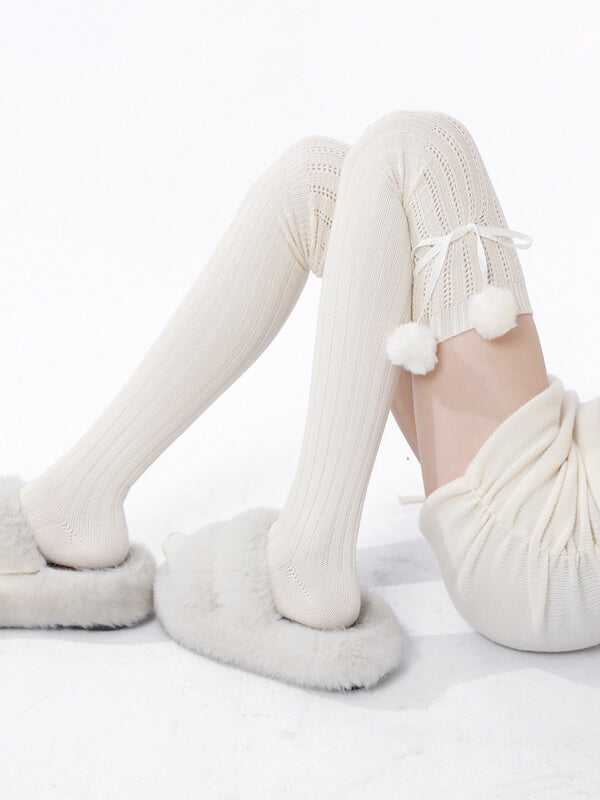 cutiekill-soft-winter-pompon-stockings-c0162