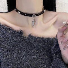 cutiekill-vintage-cross-punk-choker-ah0634