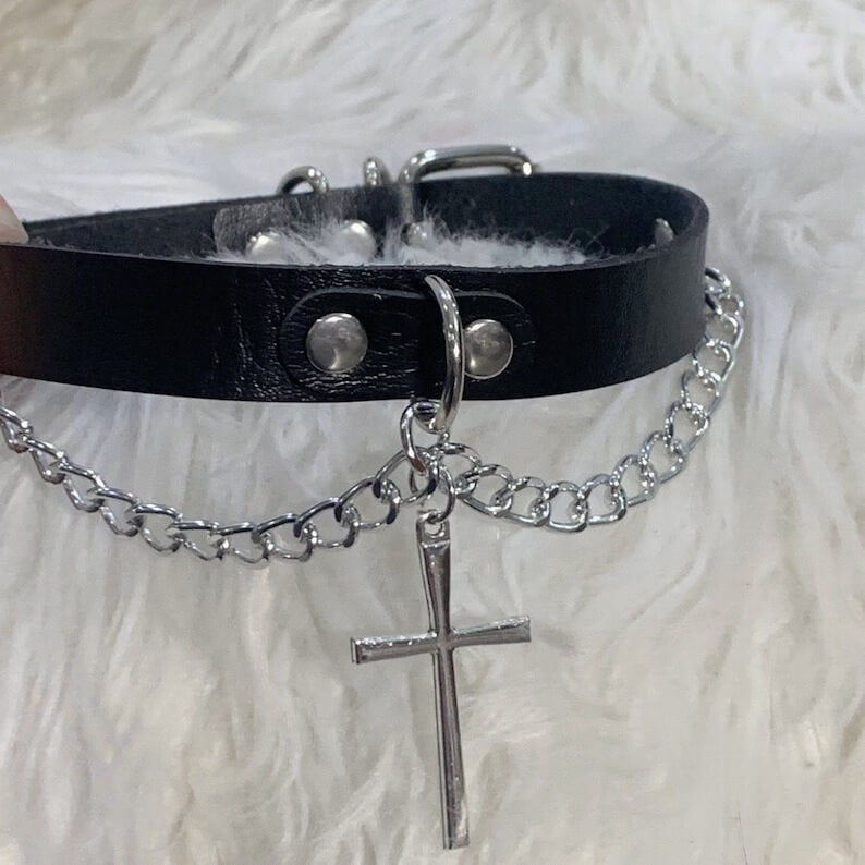 cutiekill-y2k-cross-chain-choker-ah0502