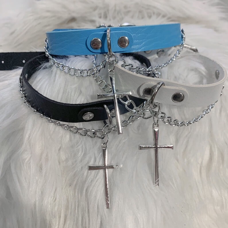 cutiekill-y2k-cross-chain-choker-ah0502