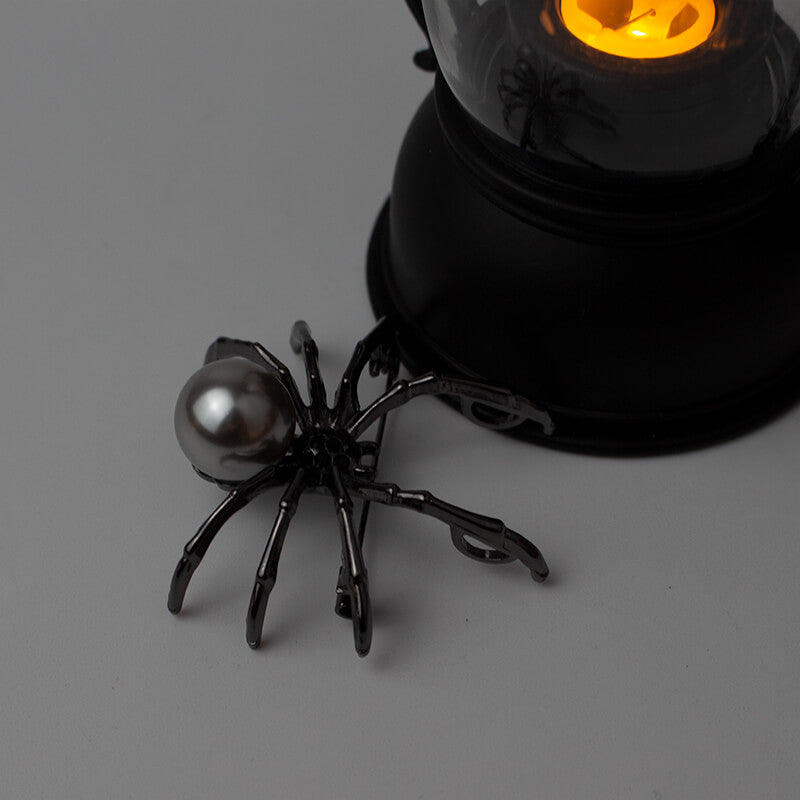 cutiekill-goth-spider-pearl-brooch-ah0045