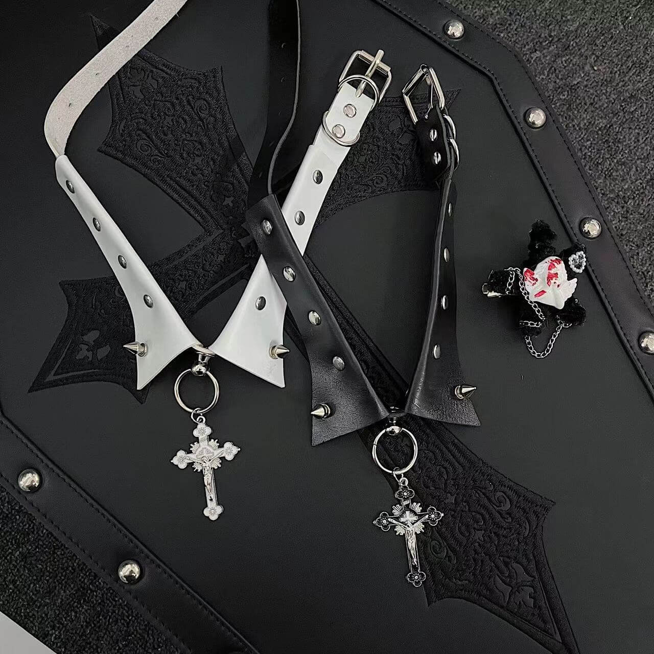 cutiekill-gothic-rivet-cross-choker-ah0349