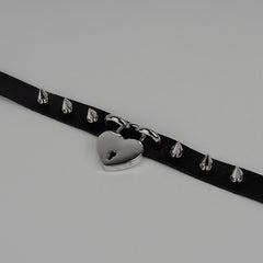cutiekill-hard-core-heart-rivet-choker-ah0105