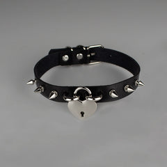 cutiekill-hard-core-heart-rivet-choker-ah0105