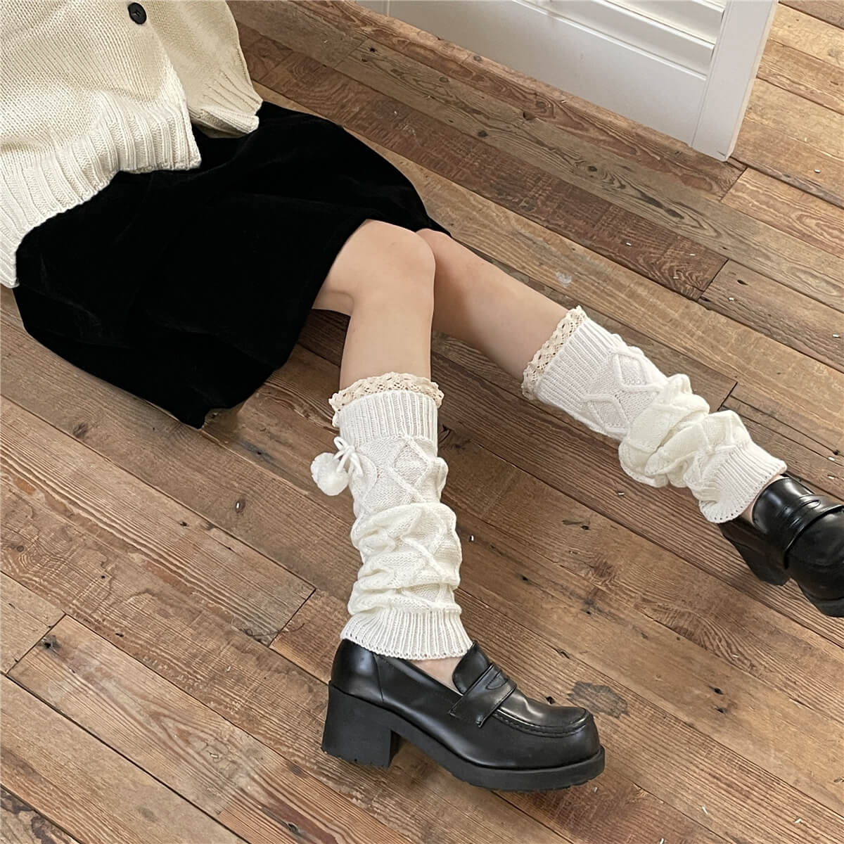 cutiekill-kawaii-pompon-winter-leg-warmers-c0197