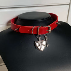 Punk locked heart choker