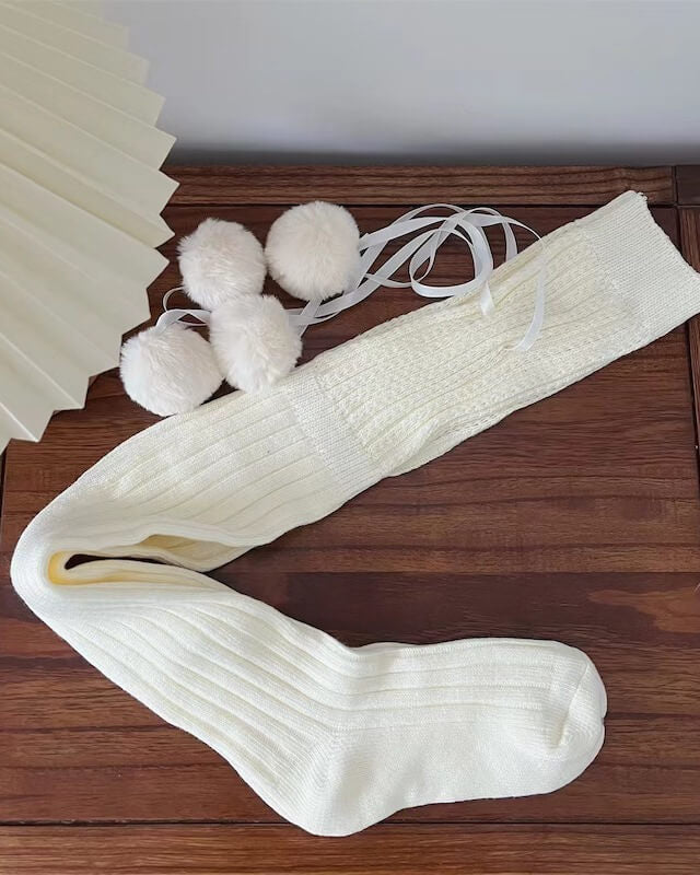 cutiekill-soft-winter-pompon-stockings-c0162