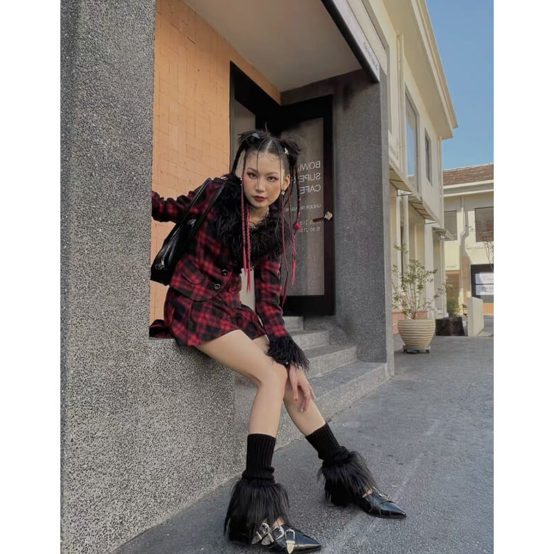 cutiekill-y2k-00s-furry-leg-warmers-c0158