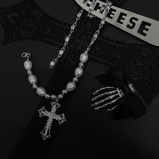 cutiekill-alt-pearl-cross-necklace-ah0400 800