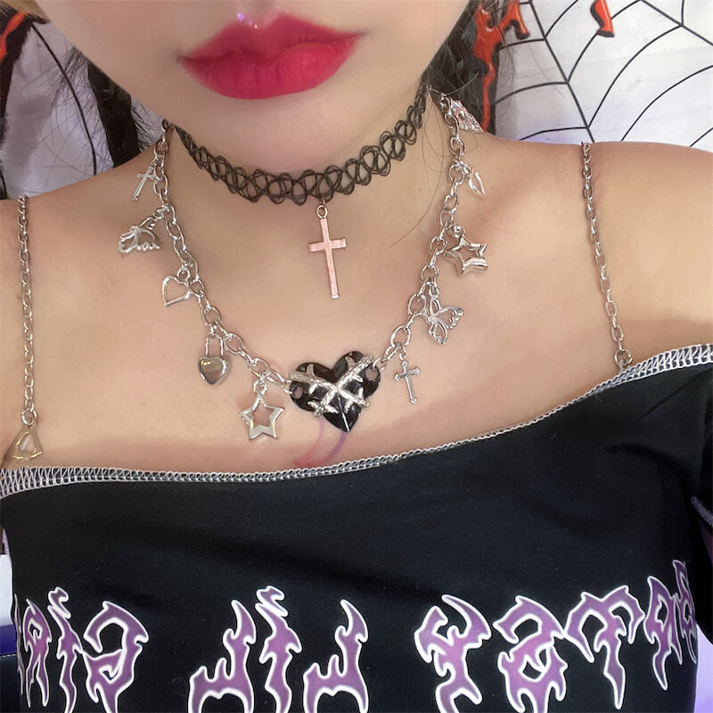 cutiekill-dark-thorn-heart-necklace-ah0416