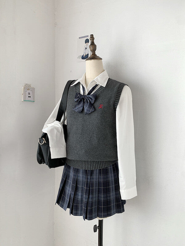 cutiekill-jk-embroidered-solid-color-sweater-vest-jk0071