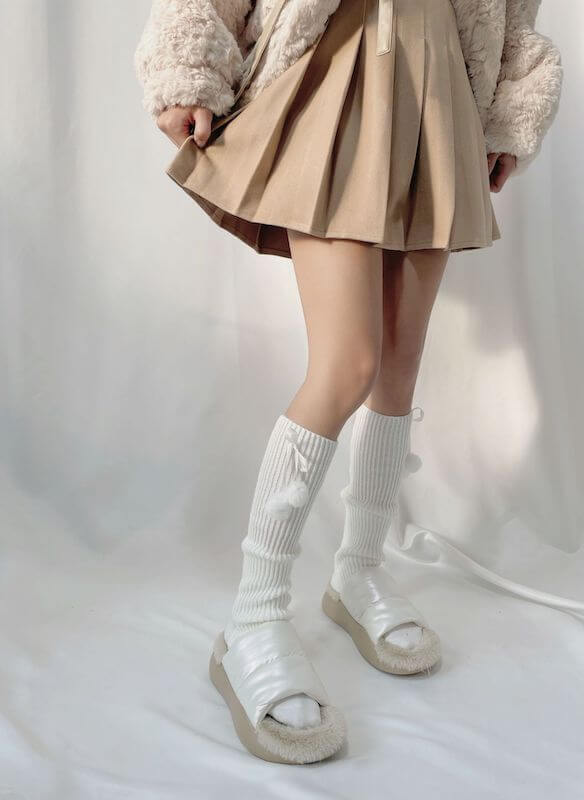 cutiekill-kawaii-pompon-fur-balls-leg-warmers-c0056