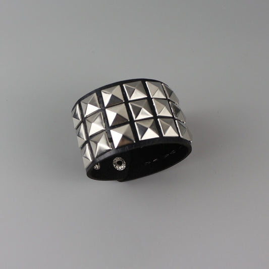 cutiekill-punk-girl-studded-rivet-bracelet-acc001-3