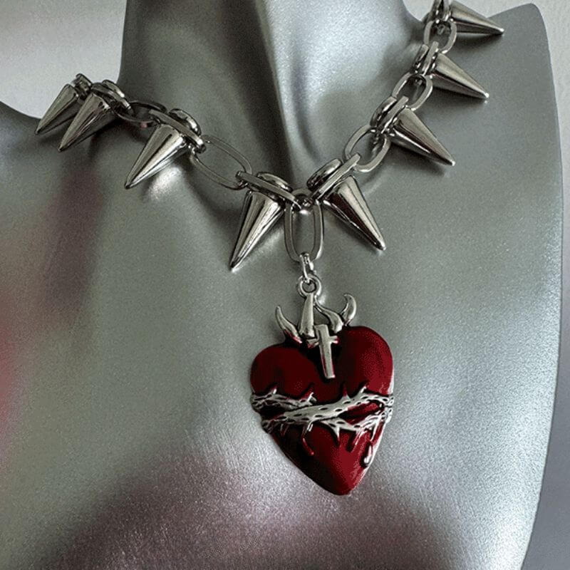 cutiekill-red-heart-in-darkness-necklace-ah0779