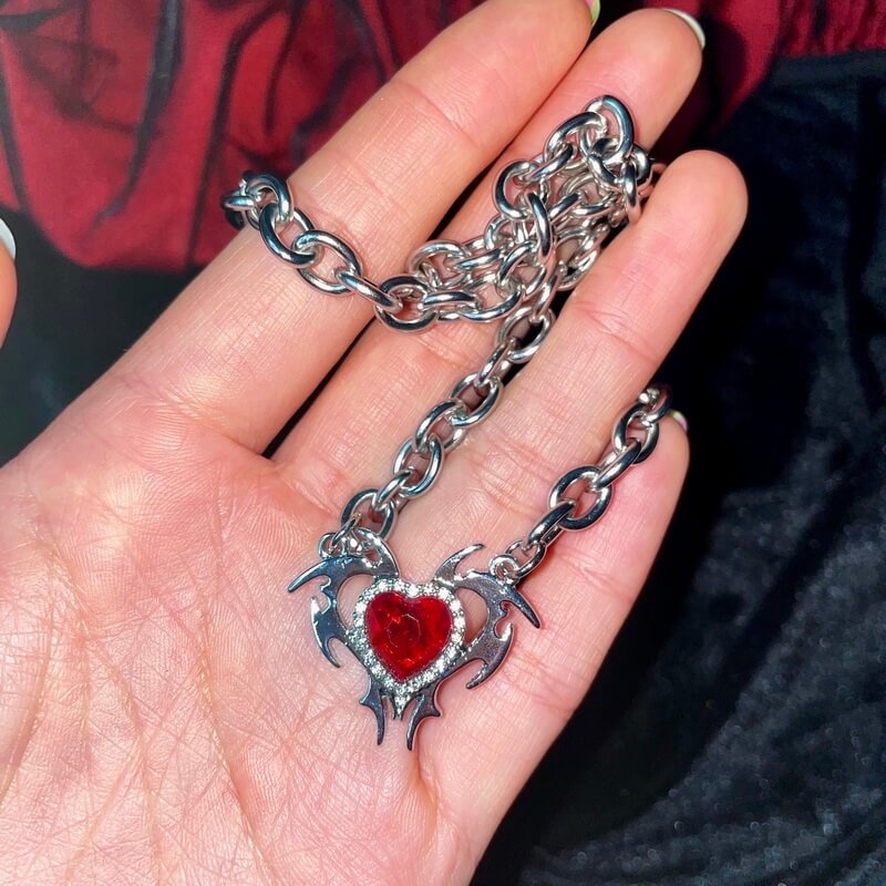 cutiekill-ruby-heart-necklace-ah0558