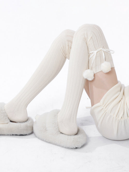 cutiekill-soft-winter-pompon-stockings-c0162