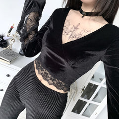 cutiekill-lace-trumpet-sleeve-crop-top-ah0114